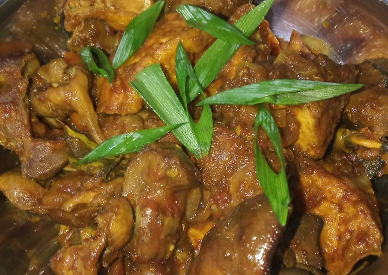 Rica-rica kecap ati ampela tahu