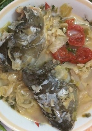 Hình của món Canh đầu đuôi cá trôi,dưa bắp cải.