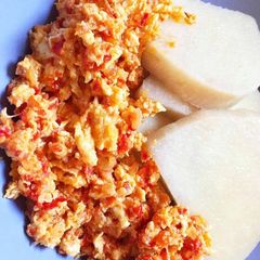 A picture of Yam and Egg sauce.