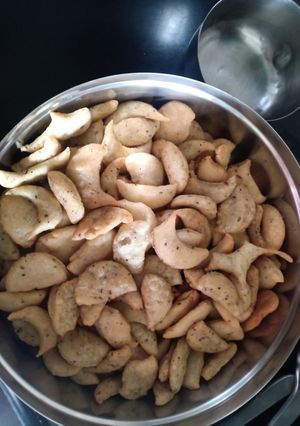 કાજુ બિસ્કીટ (Kaju Biscuit Recipe in Gujarati) રેસીપી મુખ્ય ફોટો
