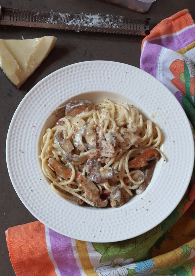 Una foto de Carbonara de níscalos