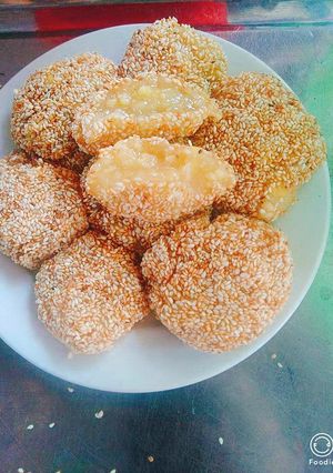 Hình của món Bánh đậu xanh phủ vừng.