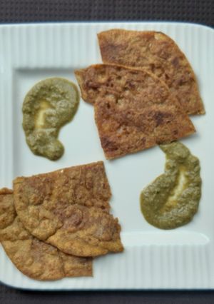नाचणी चे झटपट धीरडे (nachniche jhatpat dhirde recipe in marathi) रेसिपी चे मुख्य फोटो 