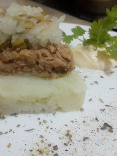 Una foto de Ensaladilla piramidal