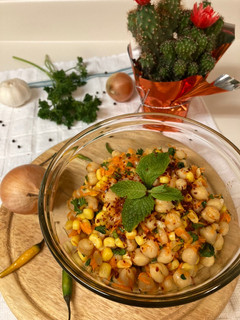A picture of Chickpeas Salad/Salad Kacang Arab.