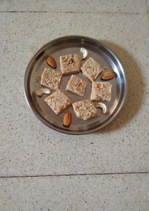 રવાની બરફી રેસીપી મુખ્ય ફોટો