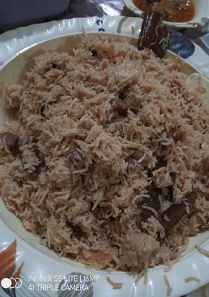 A picture of Beef yakhni pulao.