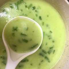 شوربة الكراث الكريمية 🍵-レシピのメイン写真