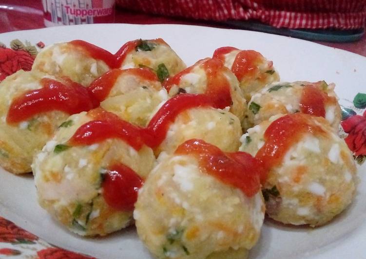 Uzbekistan Potato Salad Ball with Tomato Sauce