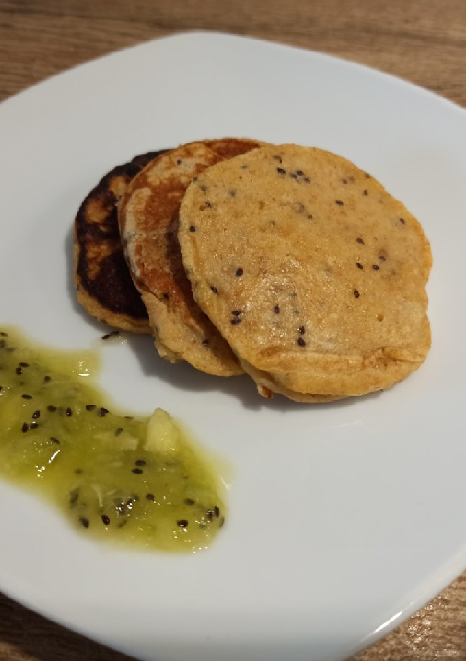 Una foto de Pancakes de kiwi (BLW)