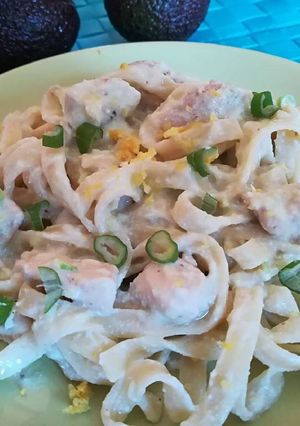 Avokádós-ricottás-csirkés tagliatelle recept fotója