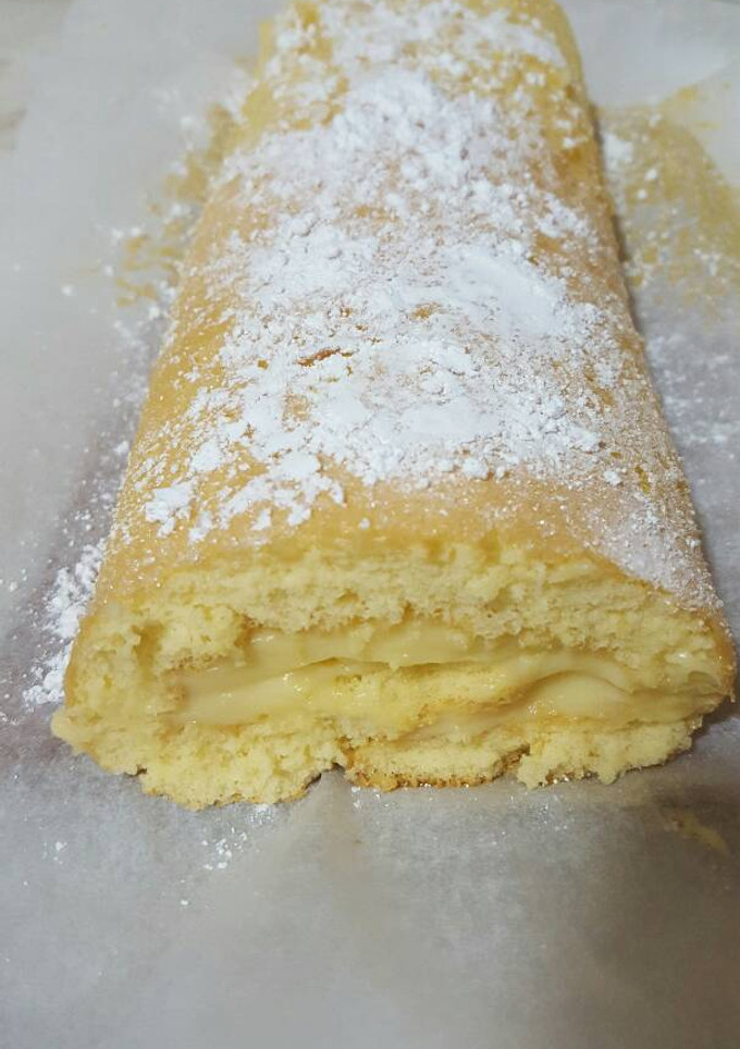 Una foto de Brazo de gitano con crema pastelera