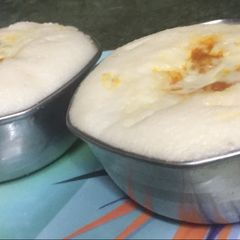 A picture of Pizza cups cake in dosa batter.