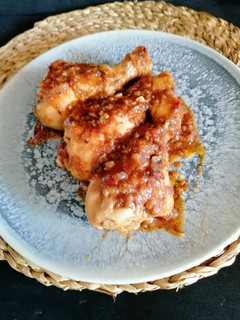 Una foto de Pollo con Cola-Cola