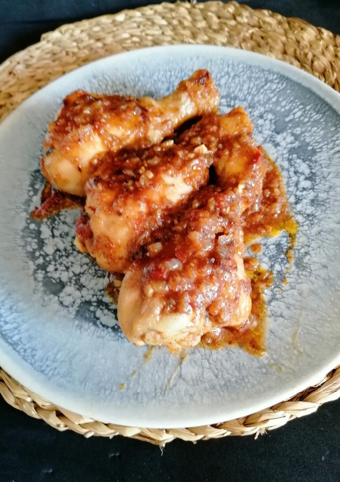 Una foto de Pollo con Cola-Cola