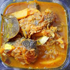 A picture of Bengali Style Fish Curry.