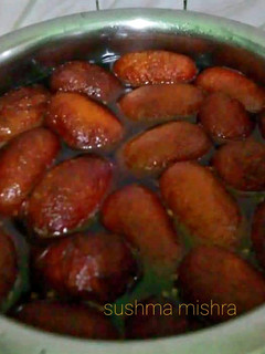 गुलाब जामुन (Gujab jamun reccipe in Hindi) रेसिपी मुख्य फोटो