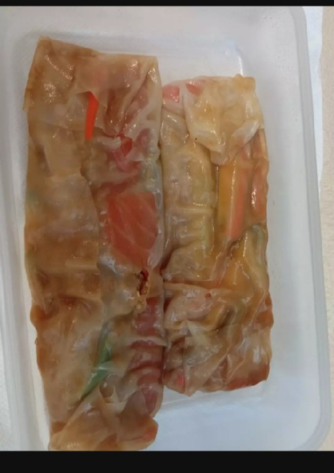 Una foto de Rollitos vietnamitas fríos de salmón ahumado y quinoa