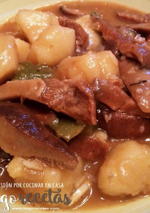 Foto principal de Patatas guisadas con níscalos o rovellons