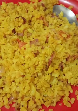 पोहा (poha recipe in hindi) रेसिपी मुख्य फोटो