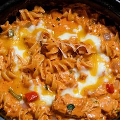 A picture of Slow Cooker Creamy Chicken Enchilada Pasta.