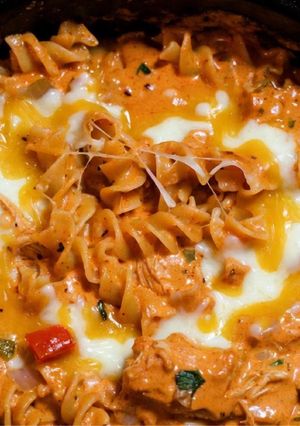 A picture of Slow Cooker Creamy Chicken Enchilada Pasta.