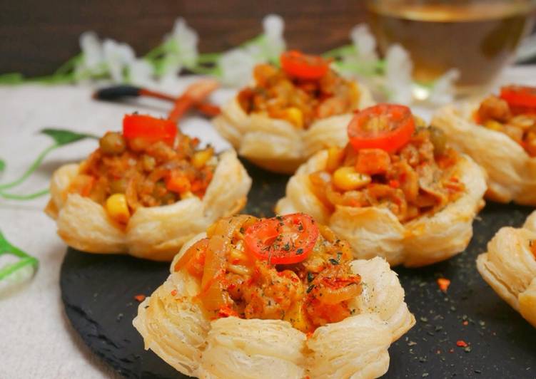 Spicy Tuna In Pastry Bowls