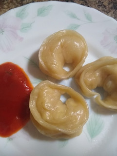 पनीर मोमोज (paneer momos recipe in marathi) रेसिपी चे मुख्य फोटो