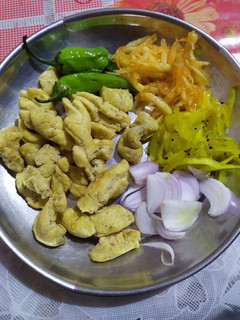 વણેલા ગાંઠીયા(vanela gathiya in Gujarati) રેસીપી મુખ્ય ફોટો