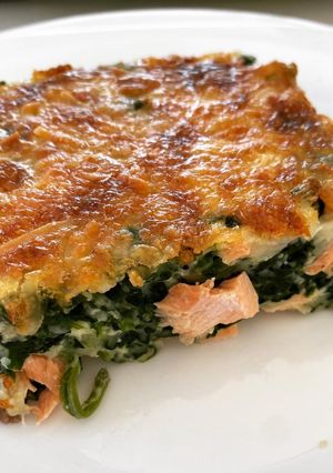 Une photo de Quiche sans pâte aux épinard et au saumon