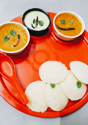 इडली सांभर (Idli sambar recipe in hindi) रेसिपी मुख्य फोटो