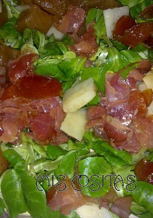 Foto principal de Ensalada de canónigos con membrillo