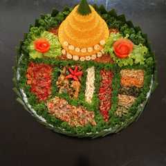 รูปของ Nasi kuning tumpeng