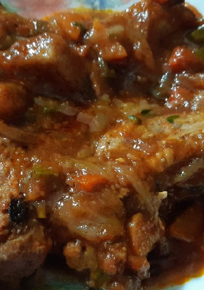 Una foto de Costillas al vino con toque de albahaca