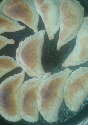 Una foto de Empanadas de choclo y pollo