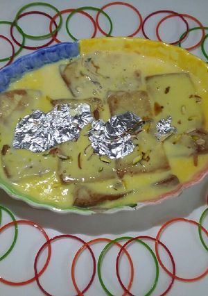 A picture of Shahi Tukray.