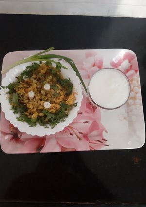 ખીચડી(Khichdi Recipe in Gujarati) રેસીપી મુખ્ય ફોટો