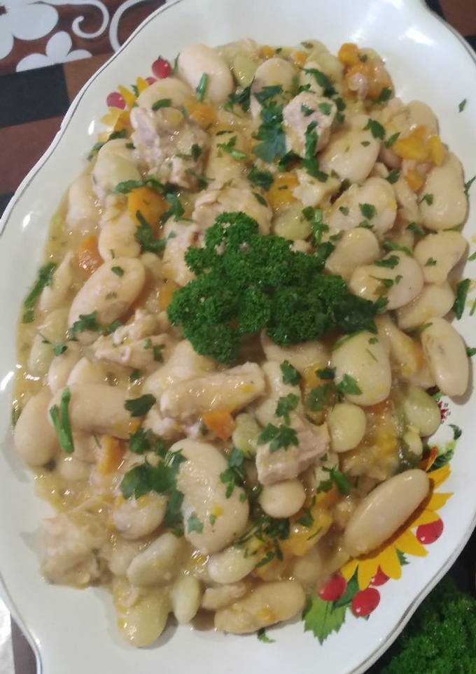 Квасоля тушкована