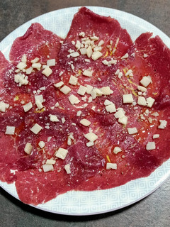 Una foto de Carpaccio de ternera
