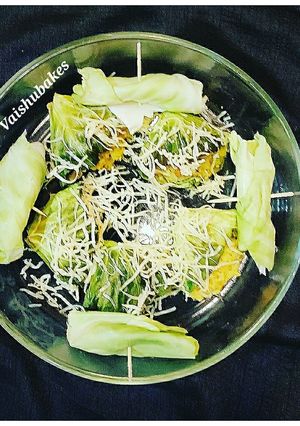 A picture of Cheesy Cabbage Wraps.