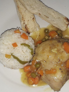 Una foto de Pollo al curry con zanahorias 🥘