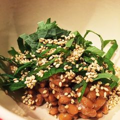 A picture of Natto with sesame.