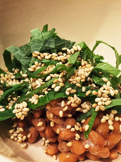 A picture of Natto with sesame.