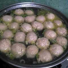 A picture of Bakso kuah simpel.