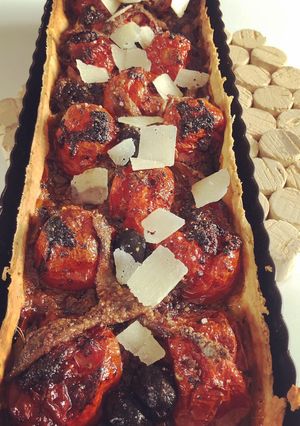 Une photo de Tarte aux tomates cerises confites