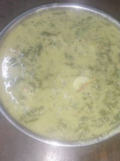 பாலக்கீரை கூட்டு (Paalak keerai kootu recipe in tamil) செய்முறை முக்கிய புகைப்படம்