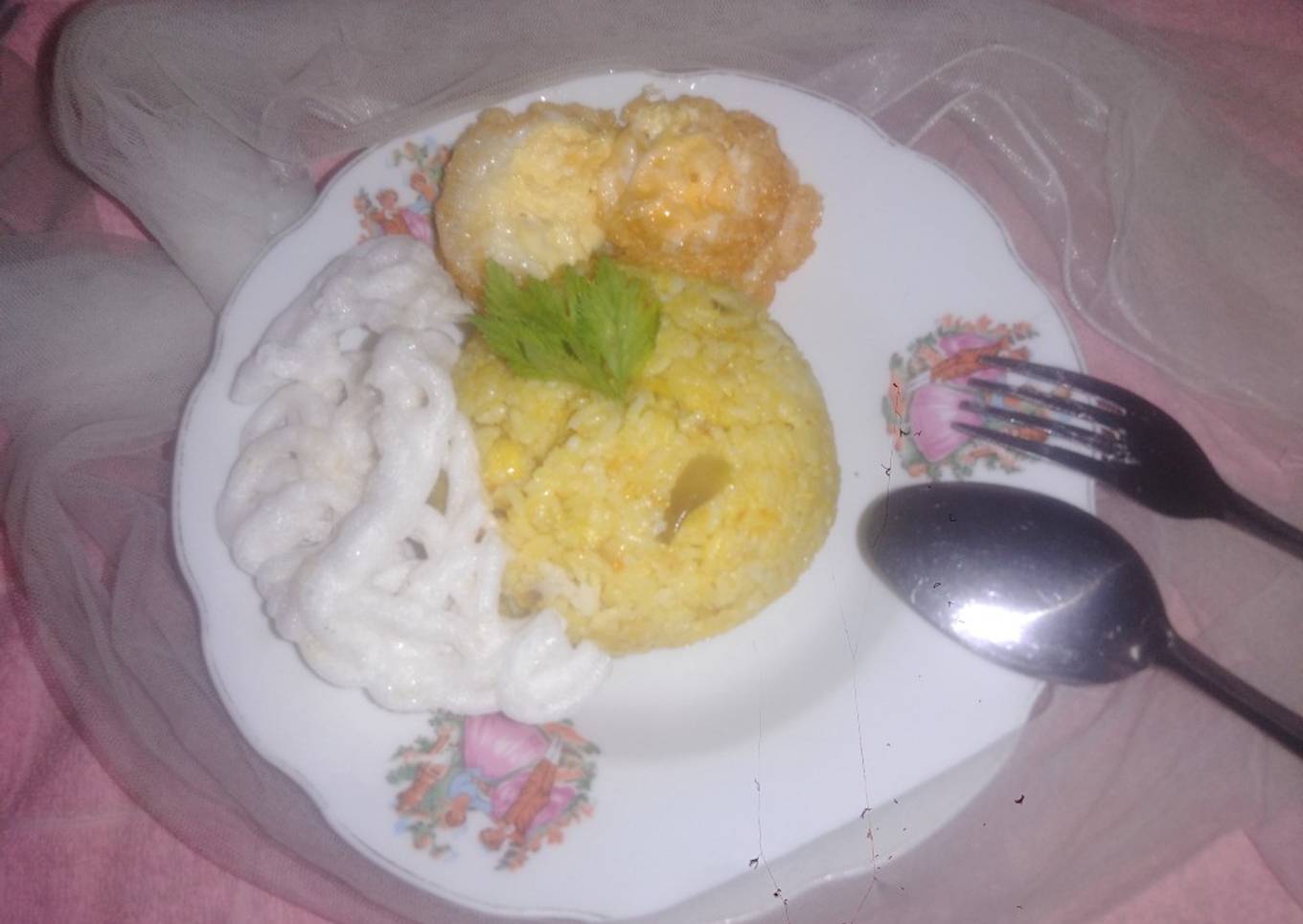 Nasi goreng kunyit