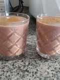 Batido de chocolate, plátano y crema de cacahuate
