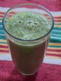 Licuado detox de pepino, apio y jengibre