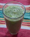 Licuado detox de pepino, apio y jengibre